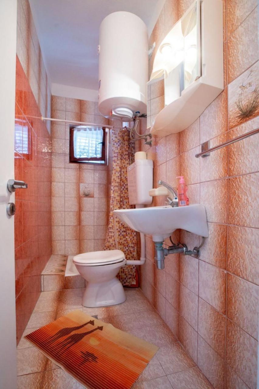 Apartments Marija Supetarska Draga Ngoại thất bức ảnh